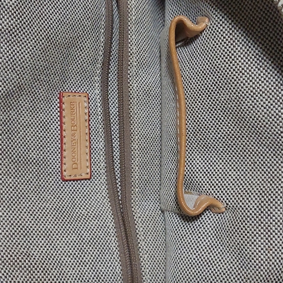Dooney & Bourke - Picture 4 of 5